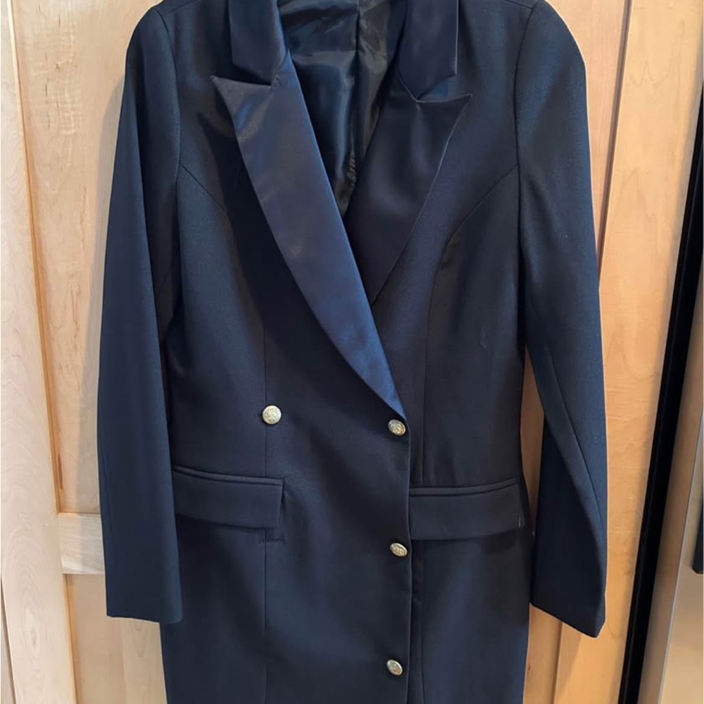 Elegant Black Double-Breasted Women's Coat